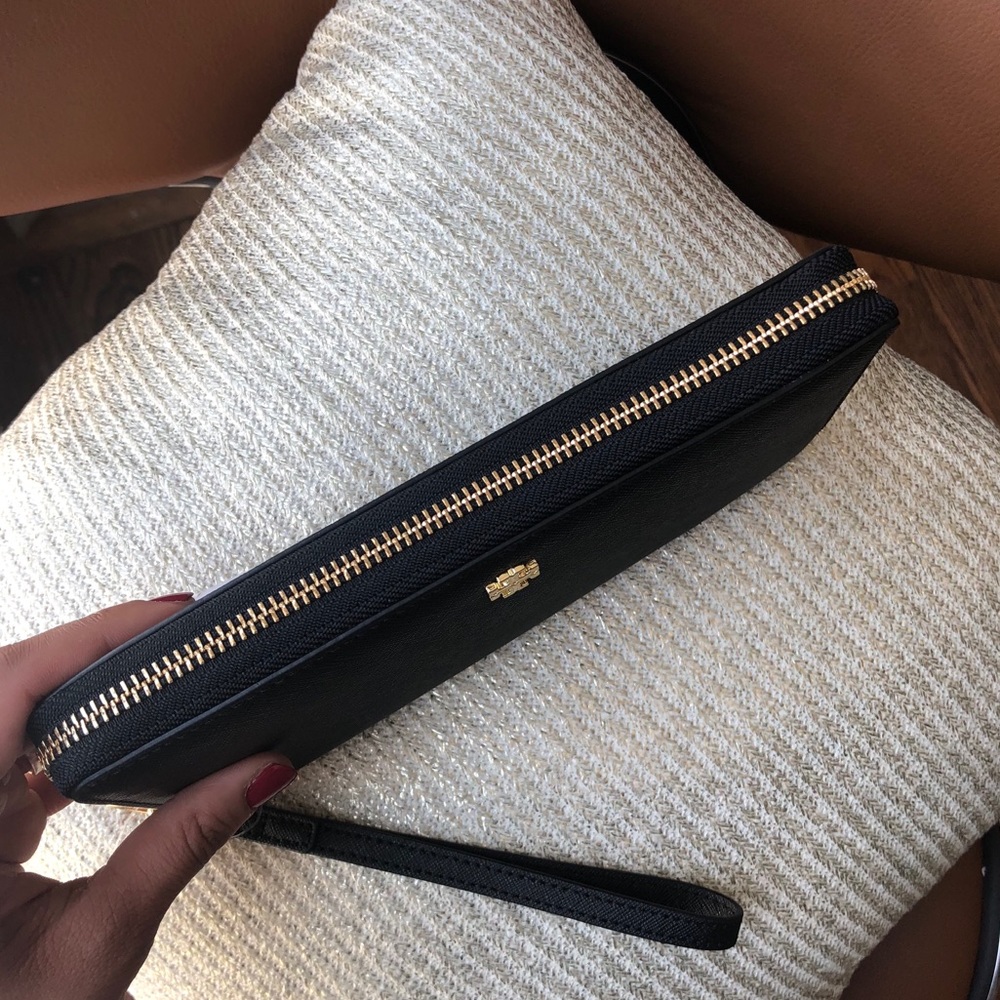 Tory Burch York Zip Passport Continental Wallet - Picture 3 of 8